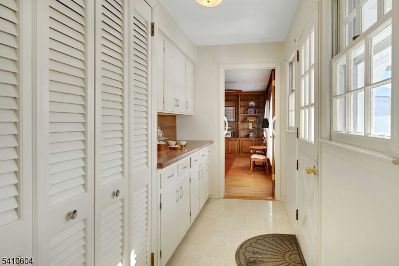 29 Village Road Morristown, NJ 07960 - Photo 9 of 26