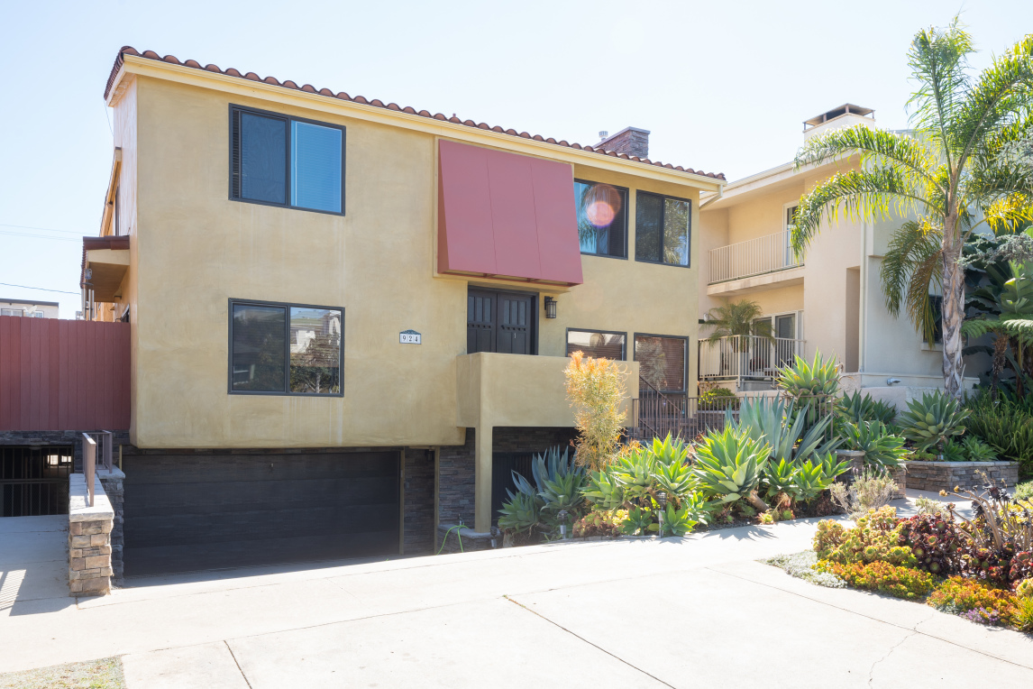 Chateau Regency 924 15th St, Santa Monica, CA 90403 - Photo 1 of 1