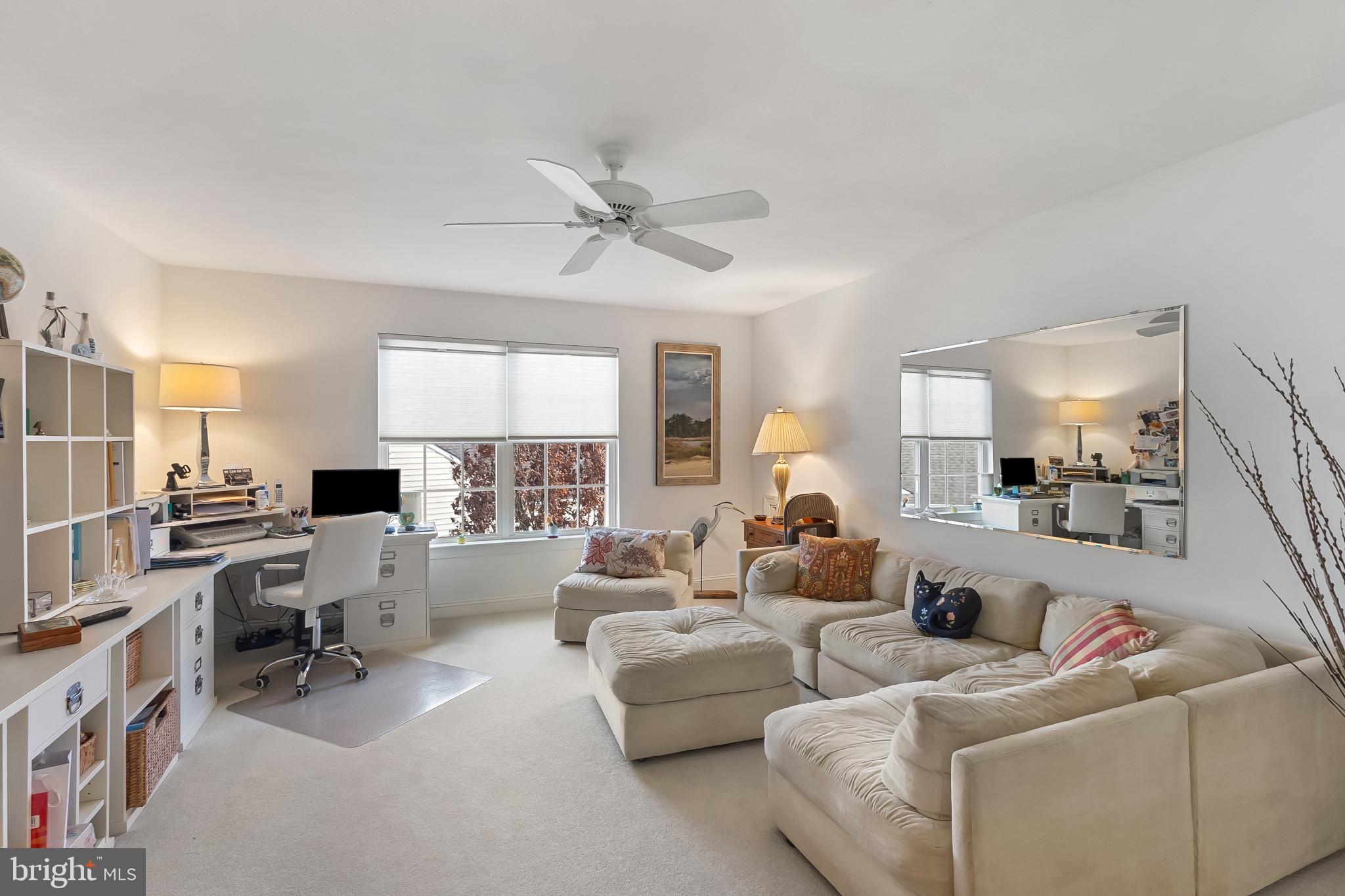 121 Devalinder Drive Newark, DE 19702 - Photo 31 of 41 2nd Floor Suite-Living room
