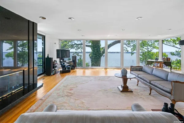 $9,900,000 | 18 Hicks Lane, Sands Point, NY 11050
