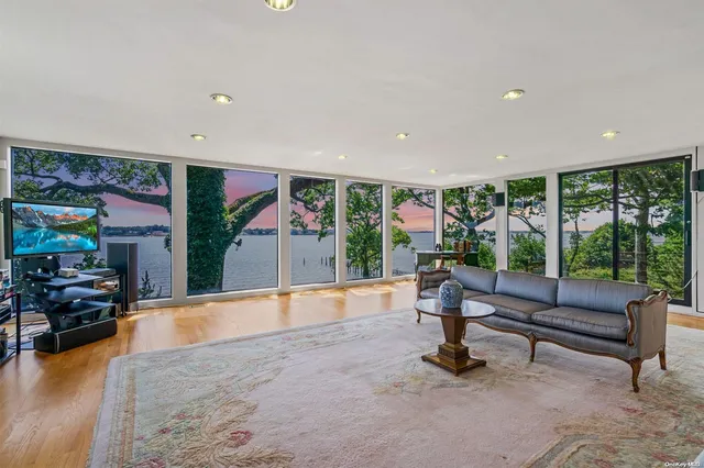 $9,900,000 | 18 Hicks Lane, Sands Point, NY 11050