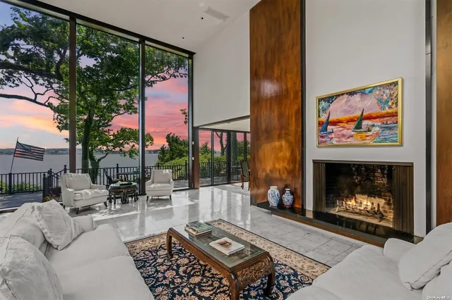 $9,900,000 | 18 Hicks Lane, Sands Point, NY 11050