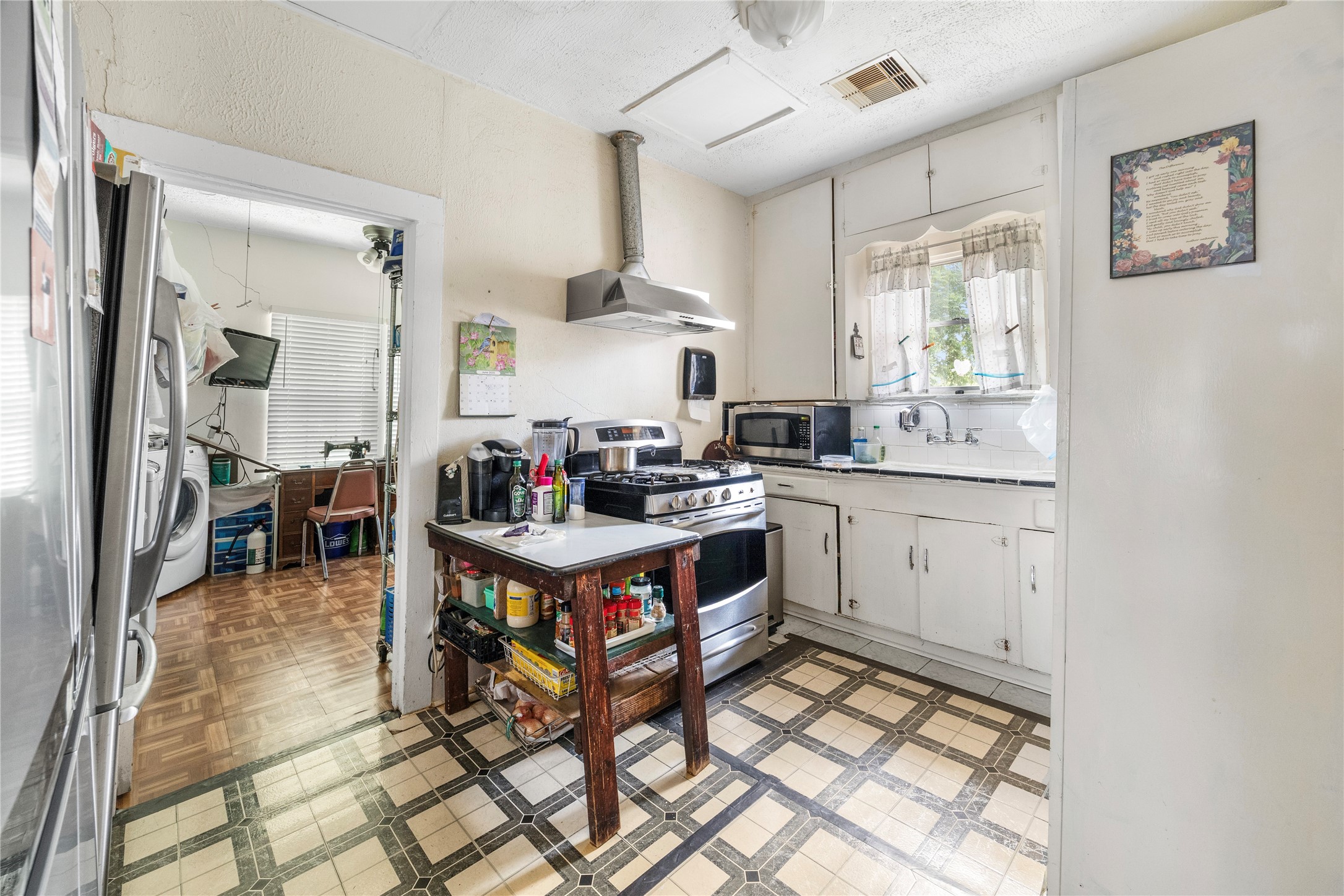 109 Carl Street Houston, TX 77009 - Photo 12 of 20