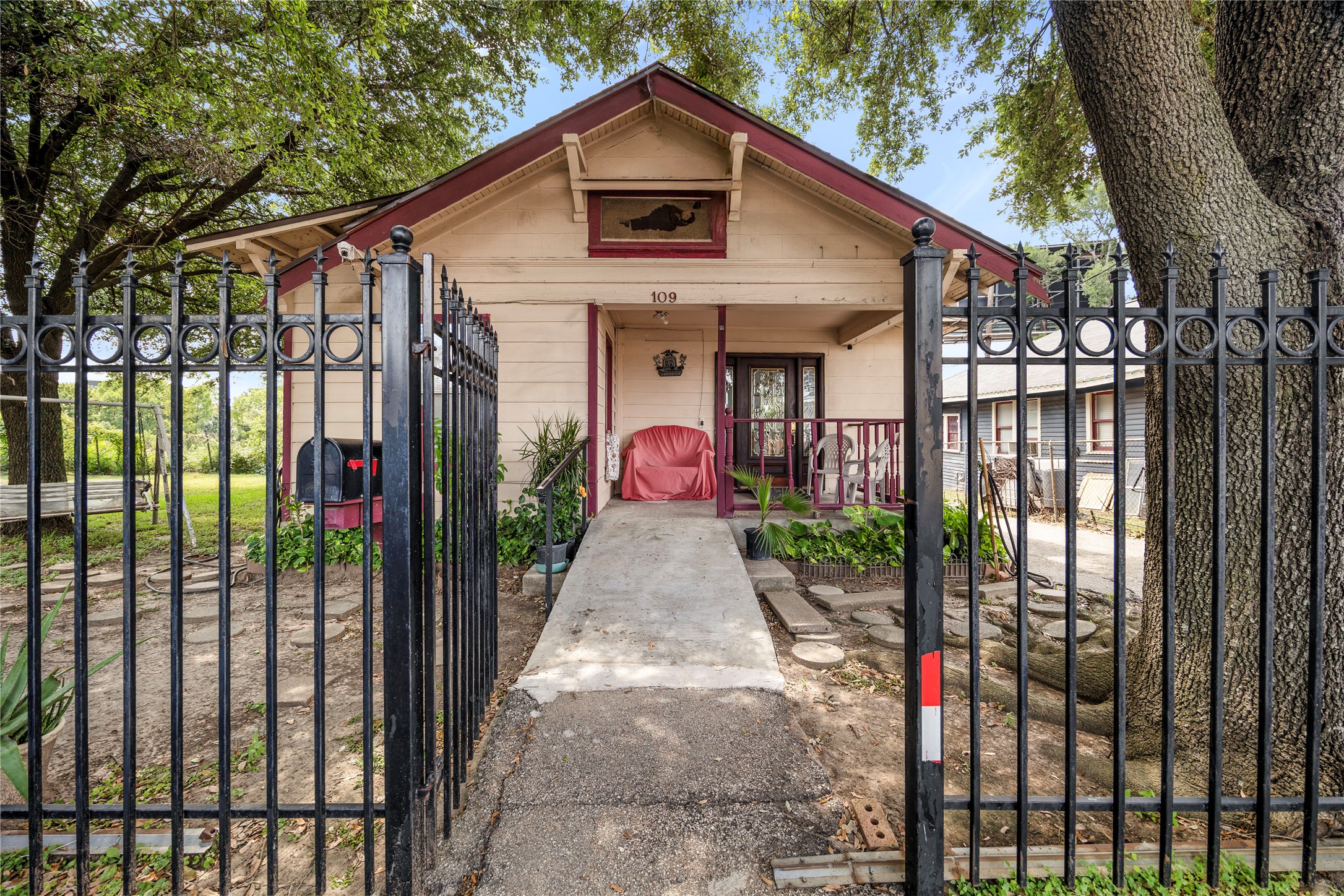 109 Carl Street Houston, TX 77009 - Photo 14 of 20