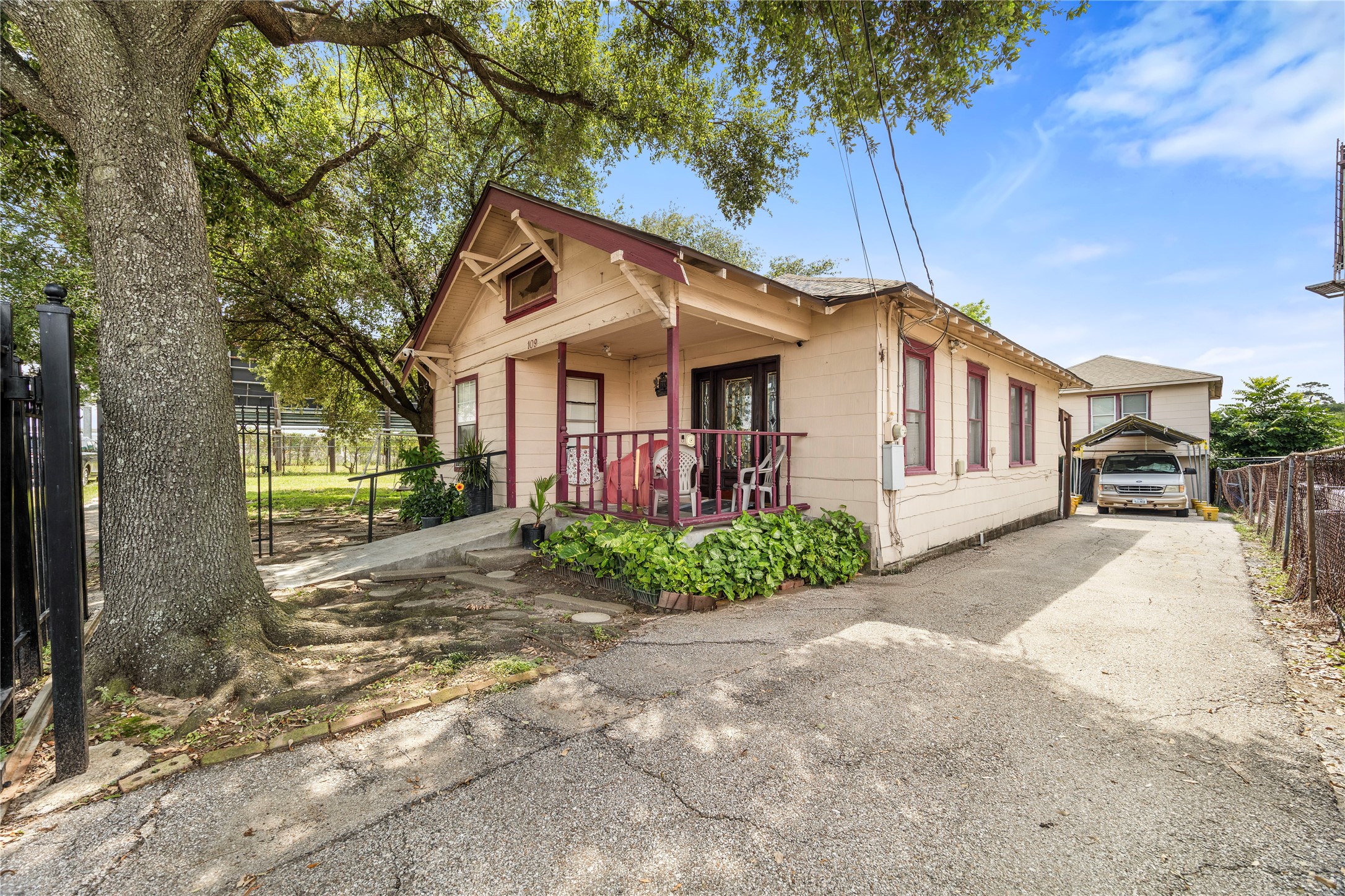 109 Carl Street Houston, TX 77009 - Photo 15 of 20