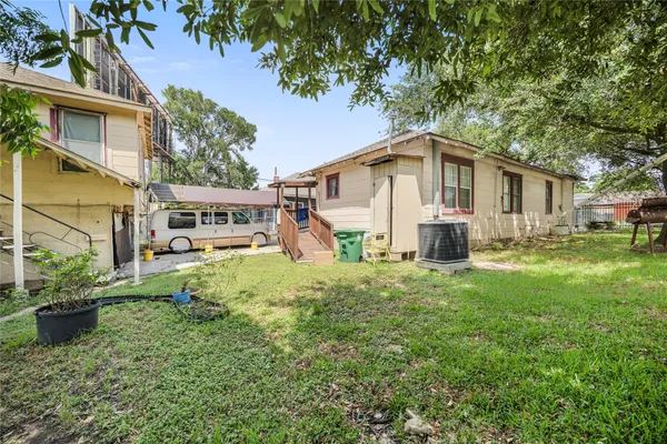 $350,000 | 109 Carl Street, Houston, TX 77009