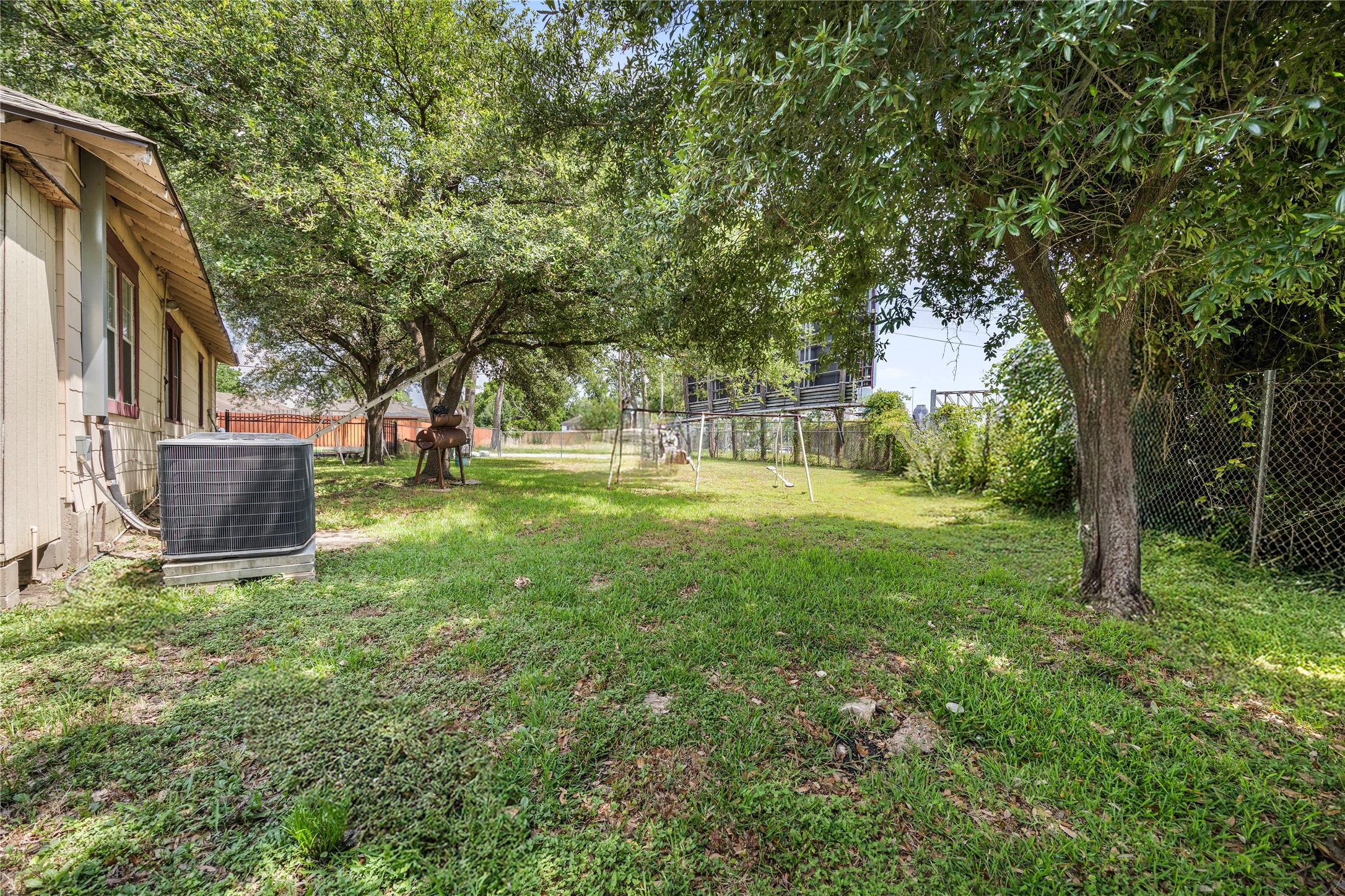 109 Carl Street Houston, TX 77009 - Photo 18 of 20