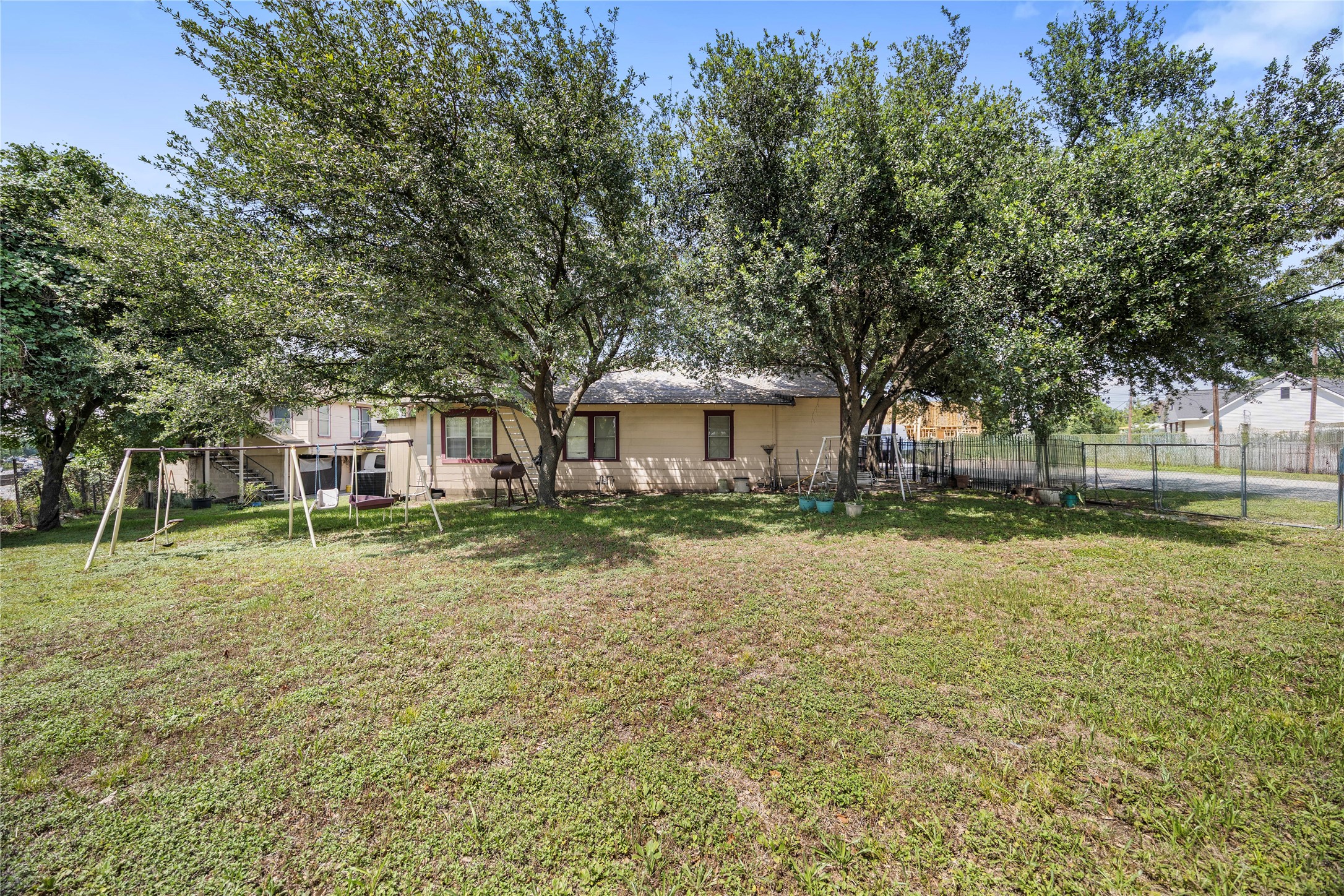 109 Carl Street Houston, TX 77009 - Photo 19 of 20