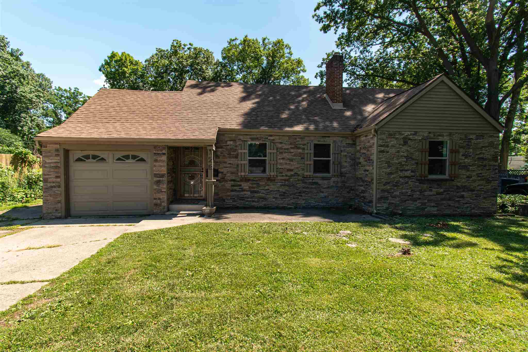 128 East Paulding Road Fort Wayne, IN 46816 - Photo 1 of 33 Gallery Image 1