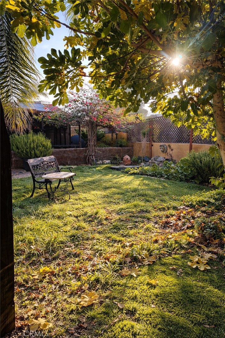 7326 Vanalden Avenue Reseda, CA 91335 - Photo 3 of 21