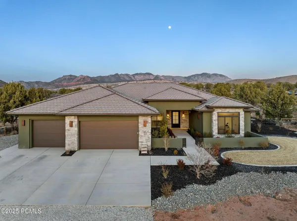 $1,635,000 | 178 Peregrine Circle, Dammeron Valley, UT 84783