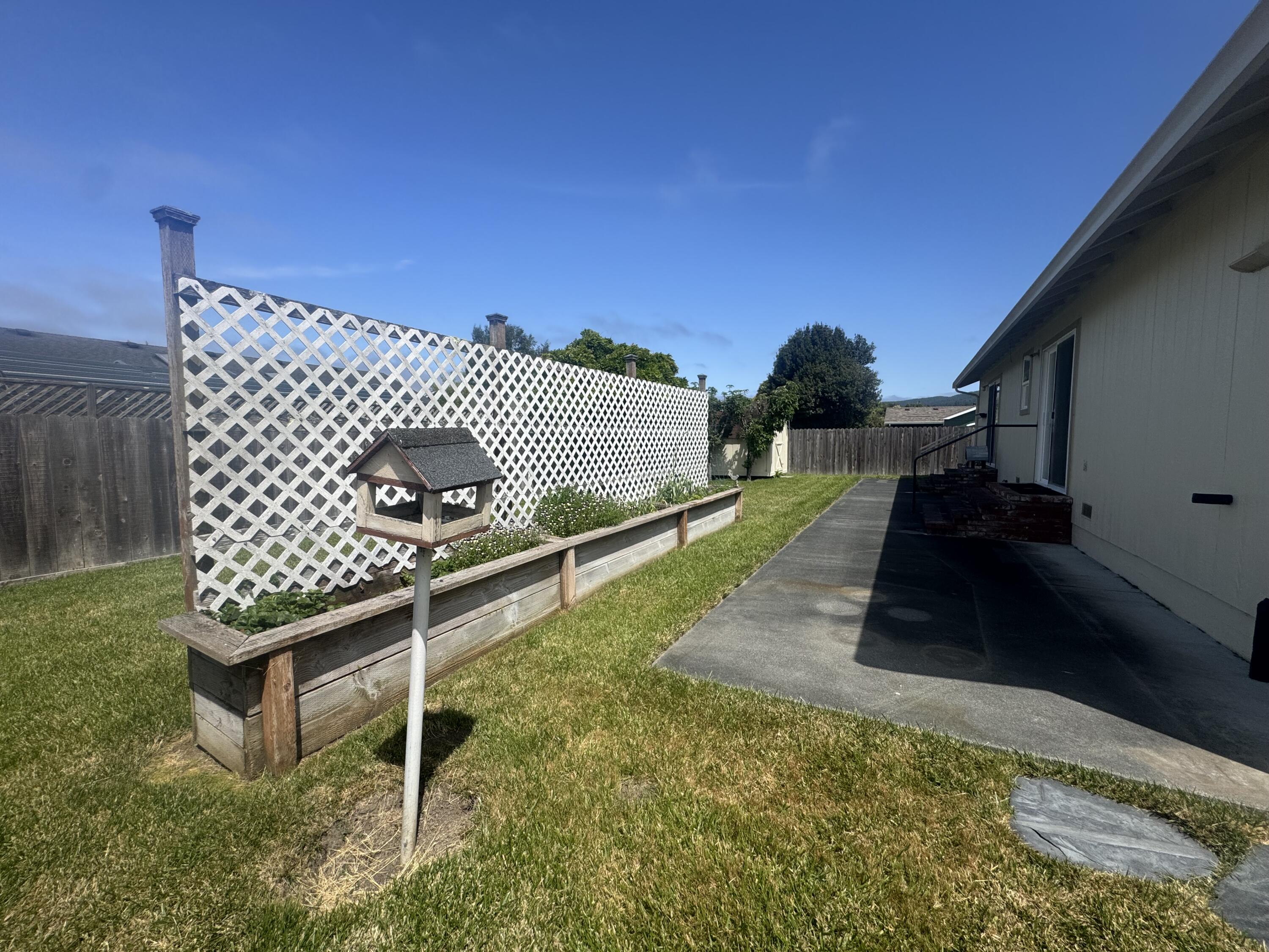 596 Senestraro Way Fortuna, CA 95540 - Photo 25 of 28