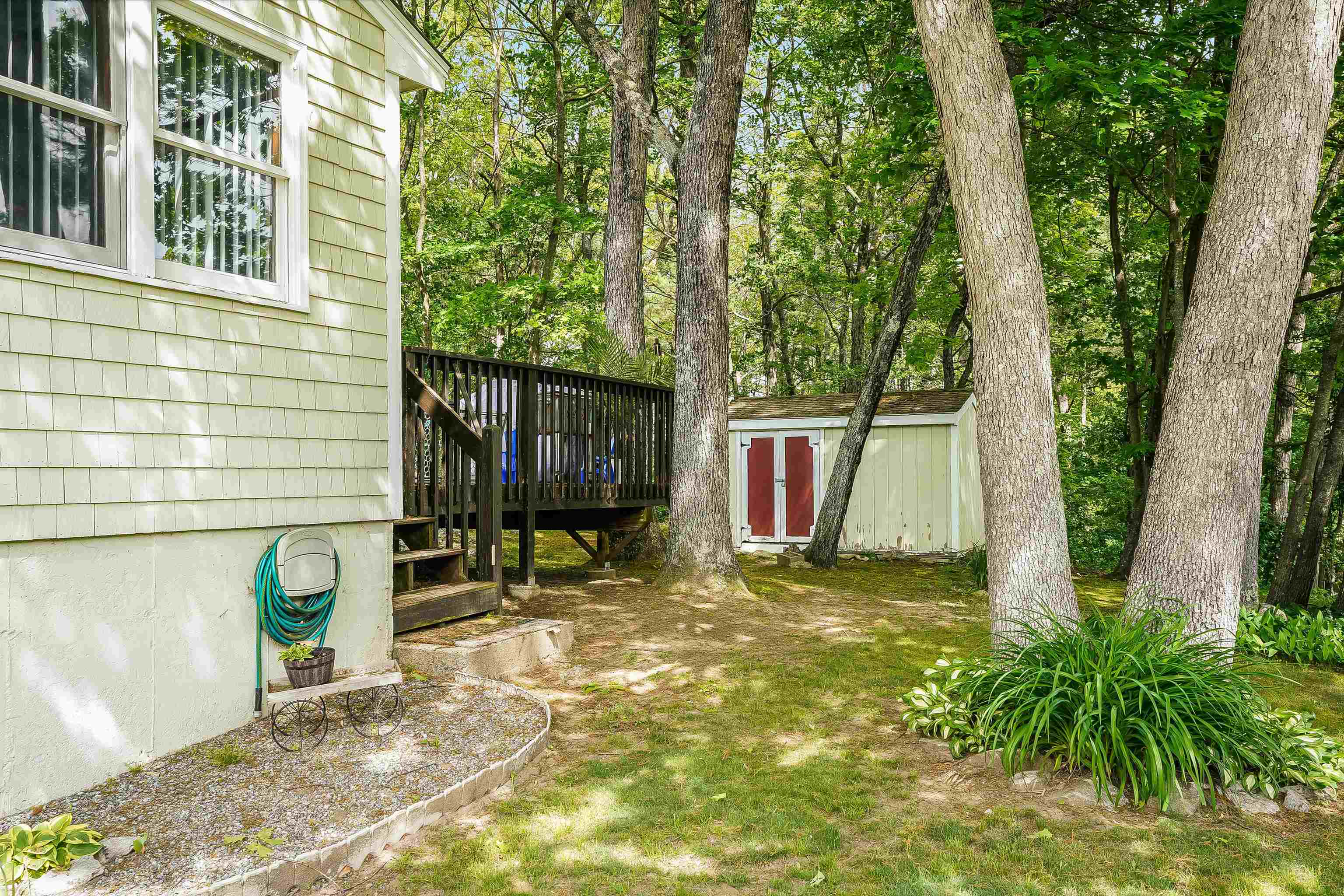 33 Carlene Drive Nashua, NH 03062 - Photo 5 of 27