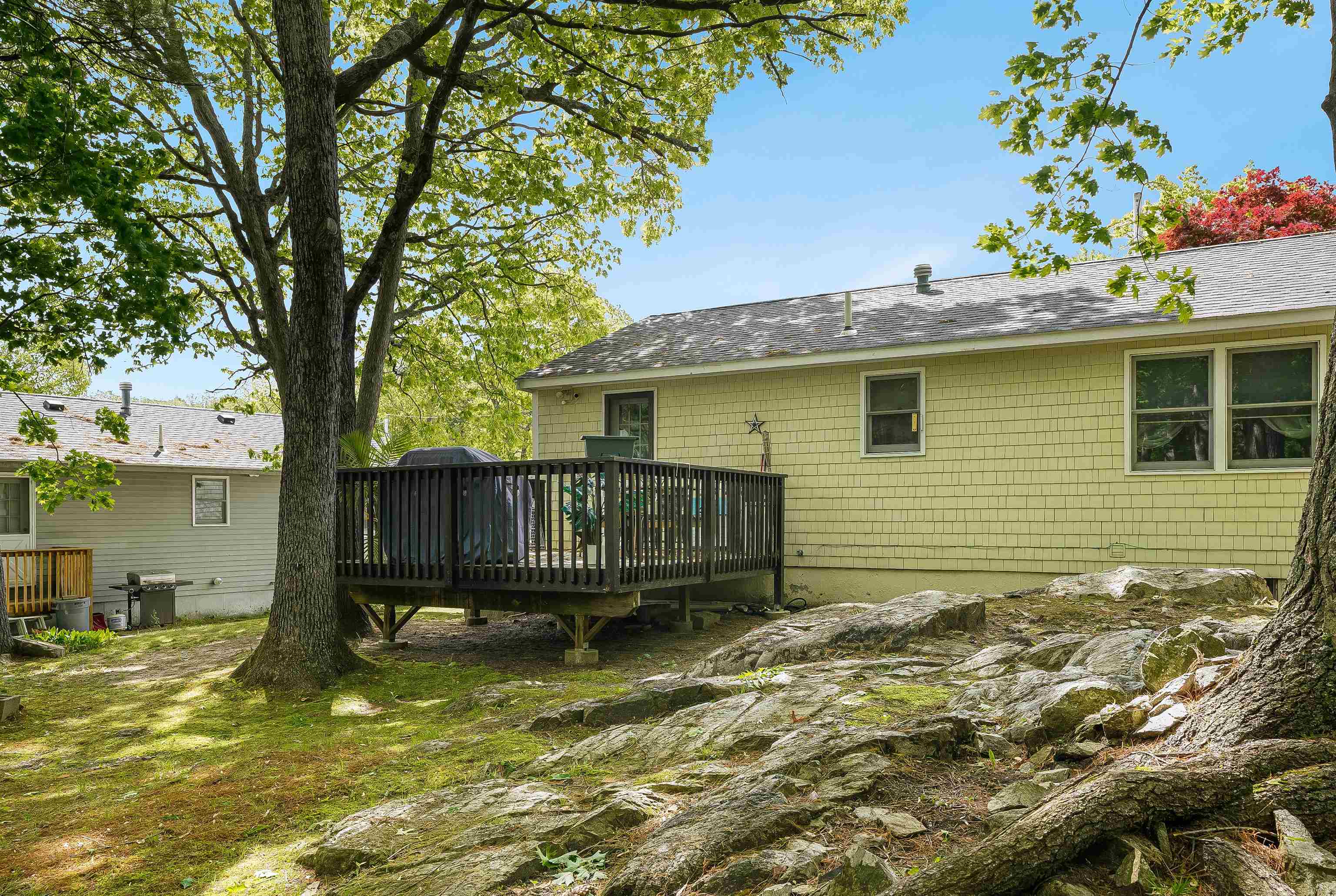 33 Carlene Drive Nashua, NH 03062 - Photo 7 of 27