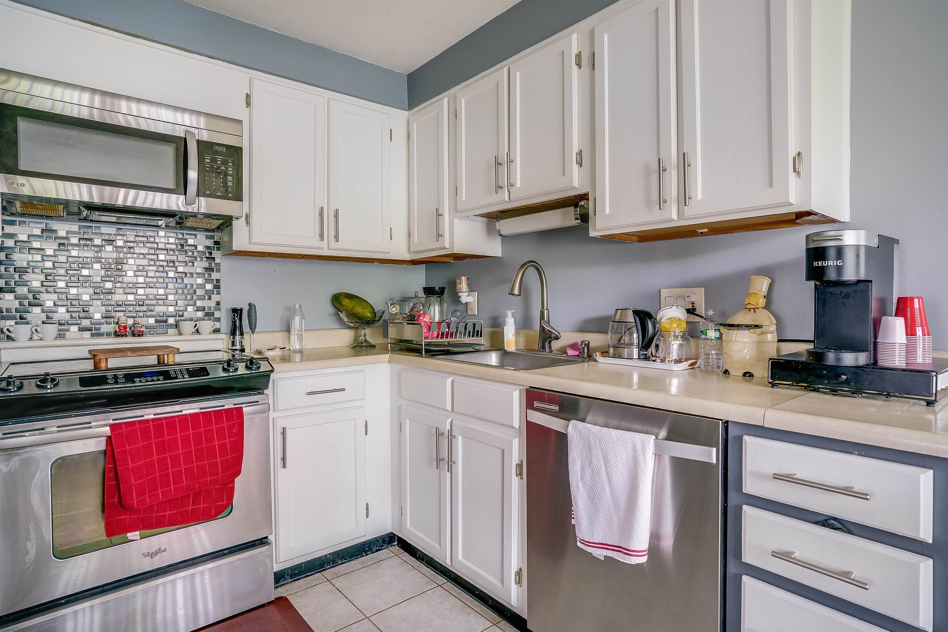 33 Carlene Drive Nashua, NH 03062 - Photo 10 of 27