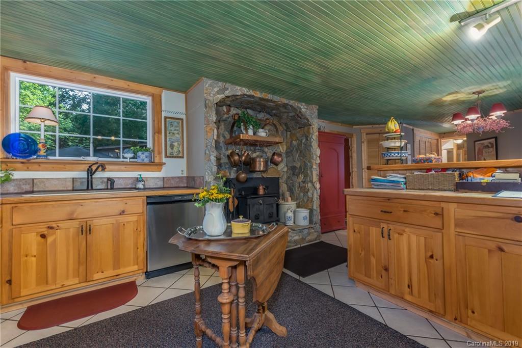 424 Chimney Rock Road Rutherfordton, NC 28139 - Photo 12 of 42