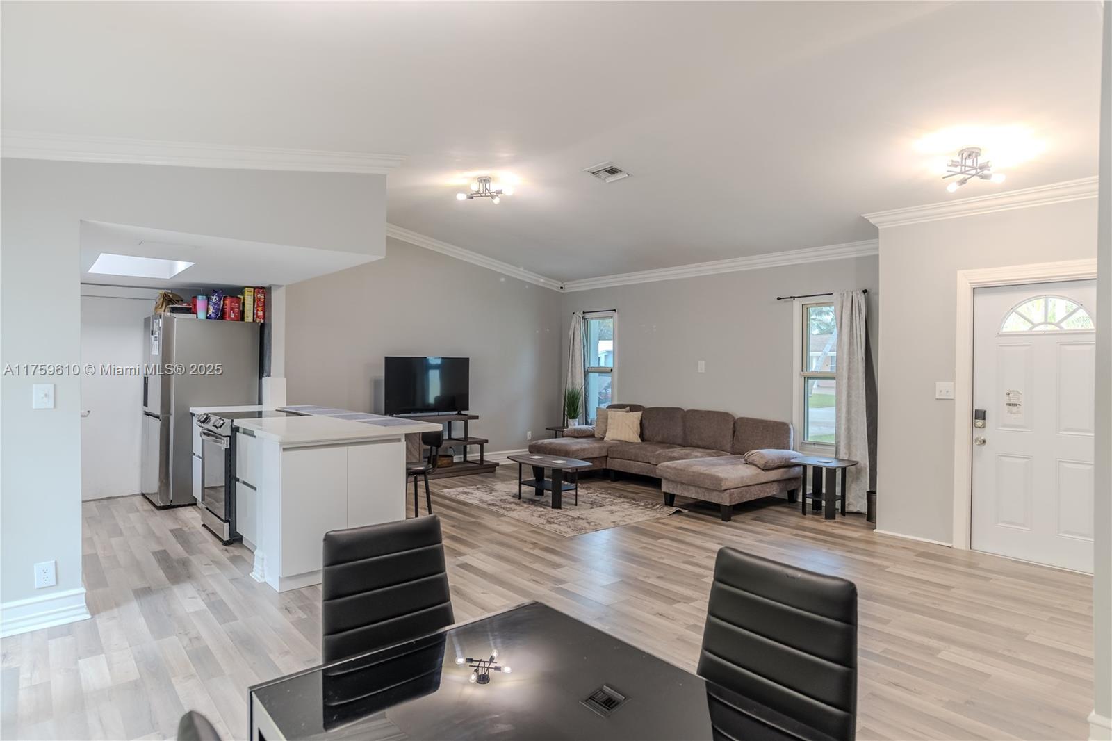 4541 Southwest 28th Terrace Dania Beach, FL 33312 - Photo 5 of 11