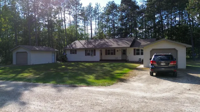 $975,000 | W6490 Pineland Drive, Wild Rose, WI 54984