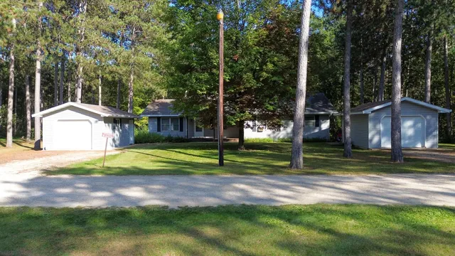 $975,000 | W6490 Pineland Drive, Wild Rose, WI 54984