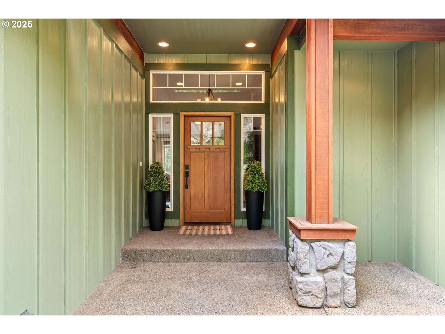21481 South Ridge Road Oregon City, OR 97045 - Photo 7 of 48 a view of entryway with a front door