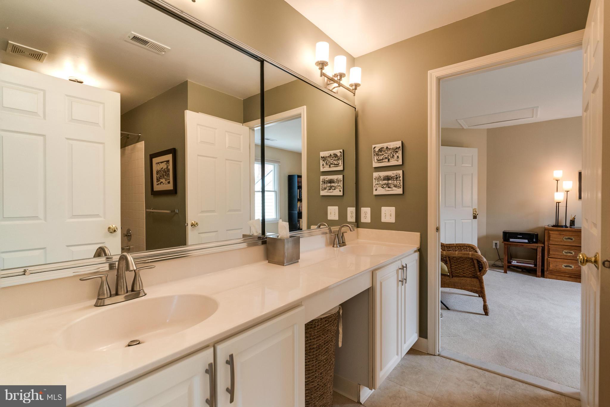 1318 Dasher Lane Reston, VA 20190 - Photo 22 of 30 Bath #2