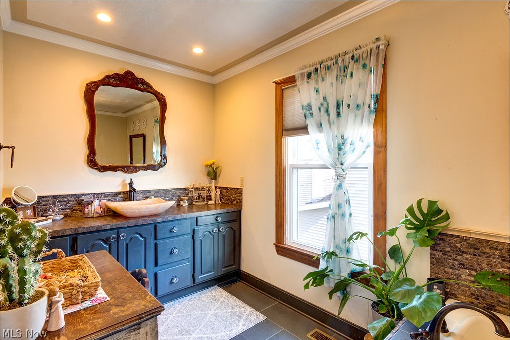 29845 Arthur Road Wickliffe, OH 44092 - Photo 5 of 30 Gallery Image 5