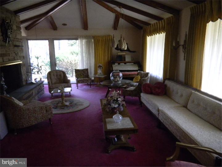 369 Malin Road Newtown Square, PA 19073 - Photo 2 of 24