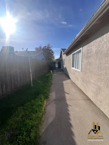 $2,200 | 480 Lindley Drive, Sacramento, CA 95815