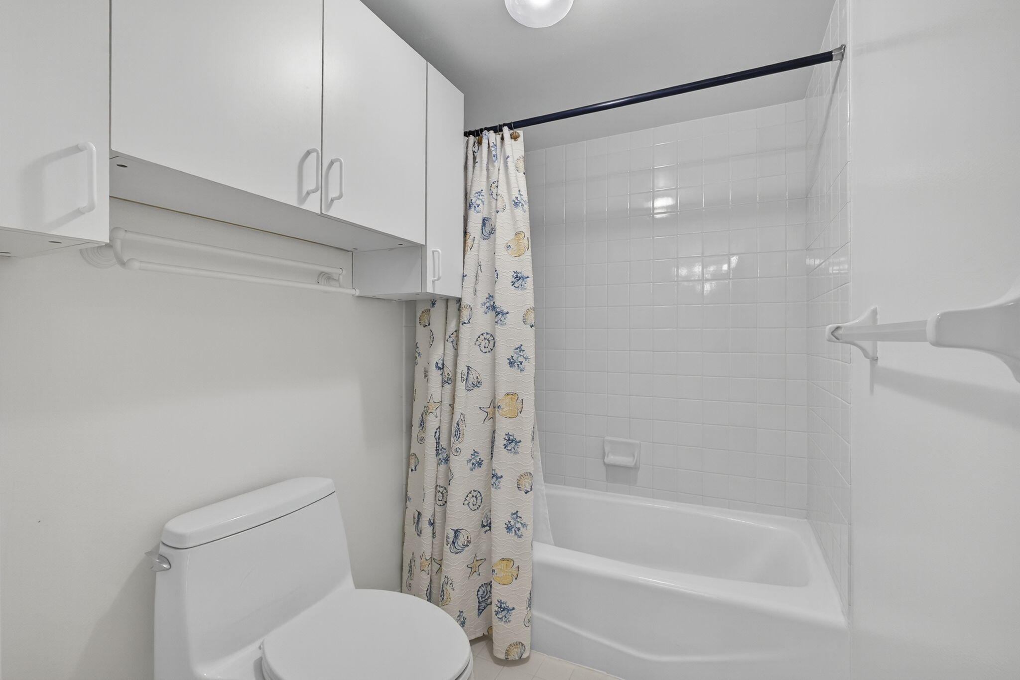 5280 North Ocean Drive, Unit 15E Singer Island, FL 33404 - Photo 37 of 53 Guest Bath