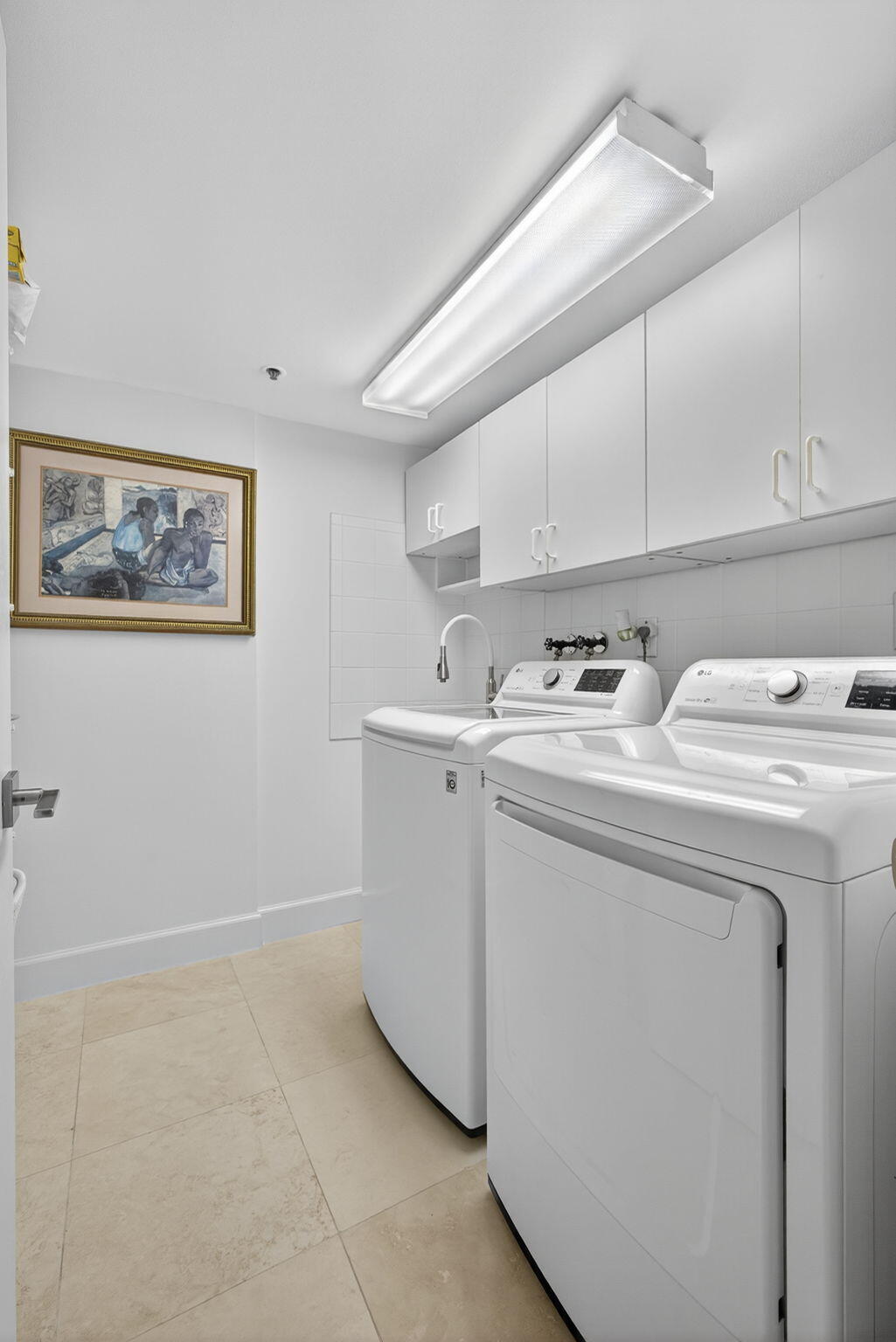 5280 North Ocean Drive, Unit 15E Singer Island, FL 33404 - Photo 6 of 53 Laundry