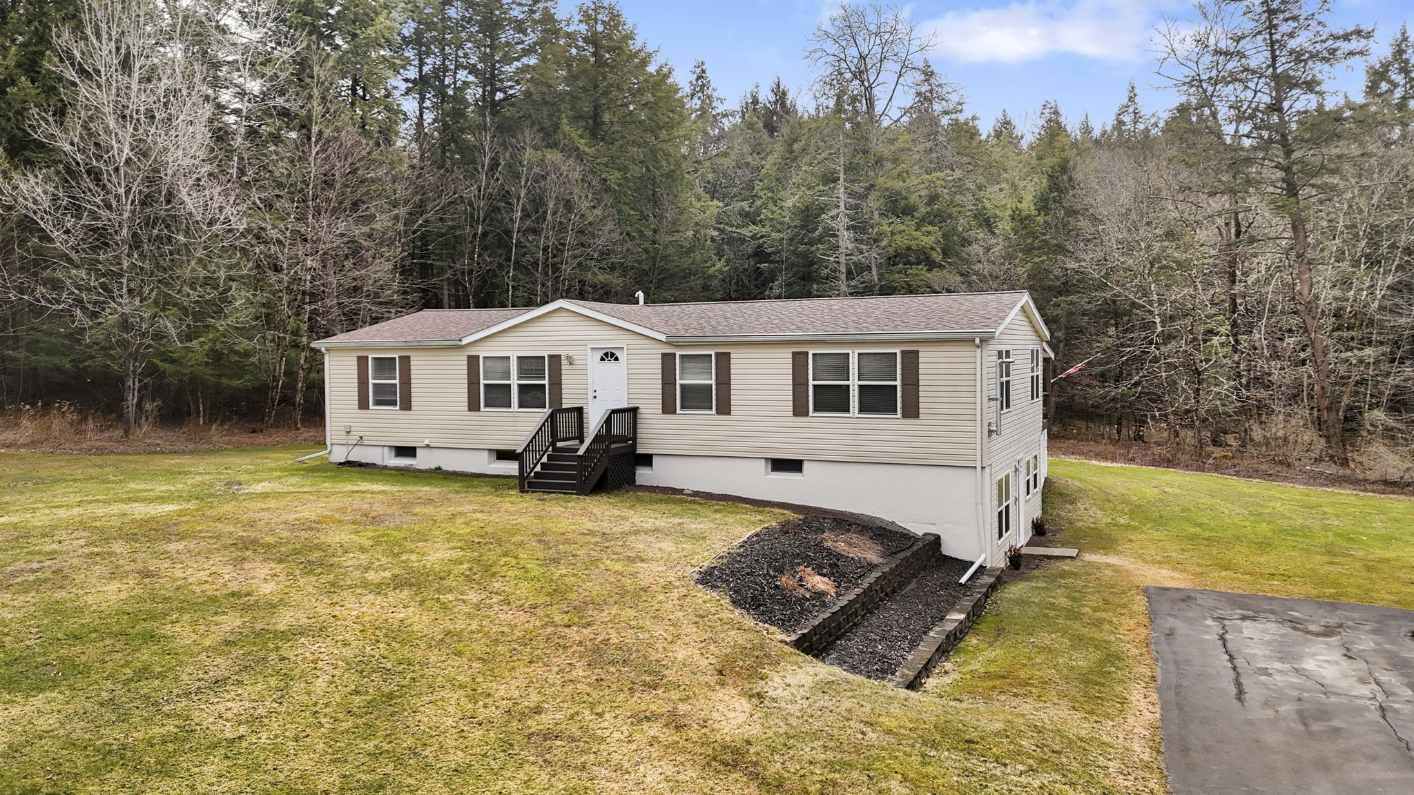 20 English Hill Road Chenango Forks, NY 13746 - Photo 2 of 35
