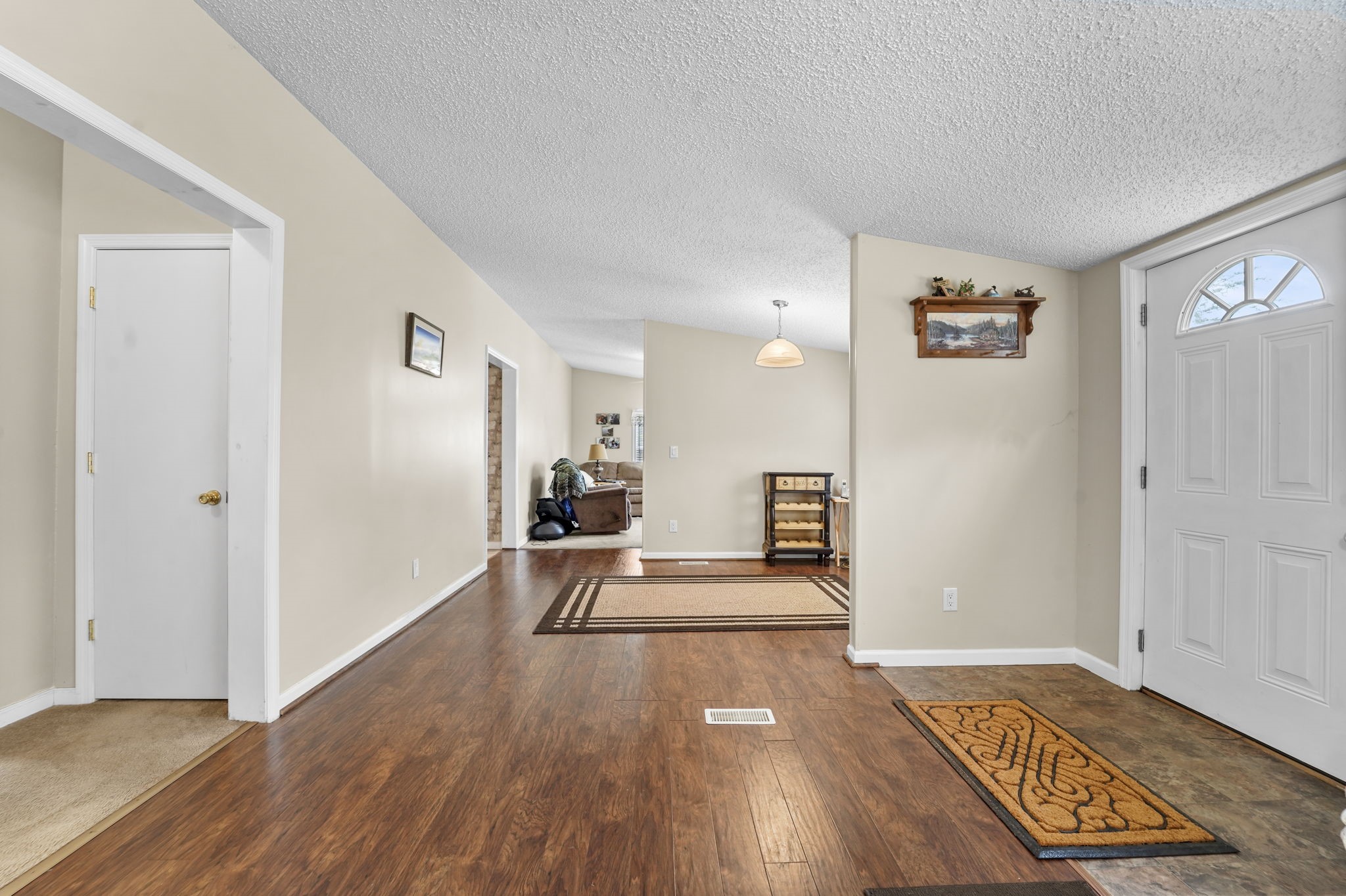 20 English Hill Road Chenango Forks, NY 13746 - Photo 8 of 35