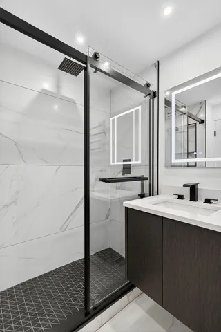 $299,900 | 1455 North Sandburg Terrace, Unit 2403, Chicago, IL 60610