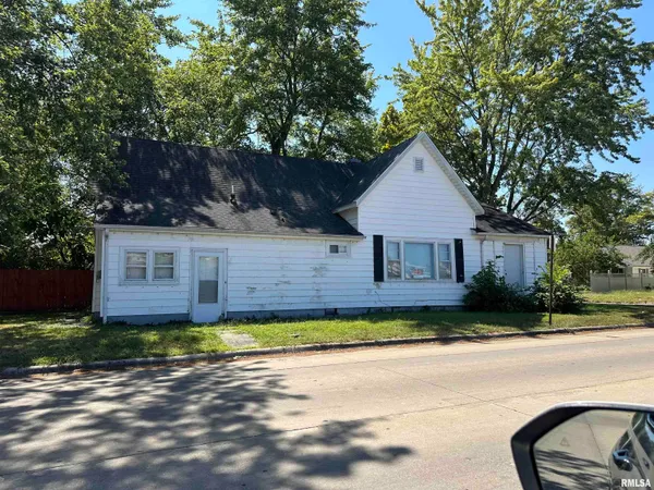 $89,900 | 620 North 10th Street, Herrin, IL 62948