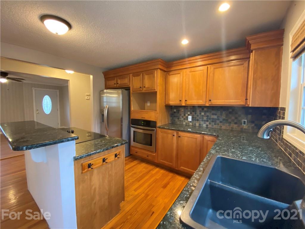 11432 Abernathy Road Charlotte, NC 28216 - Photo 11 of 30 Gallery Image 11