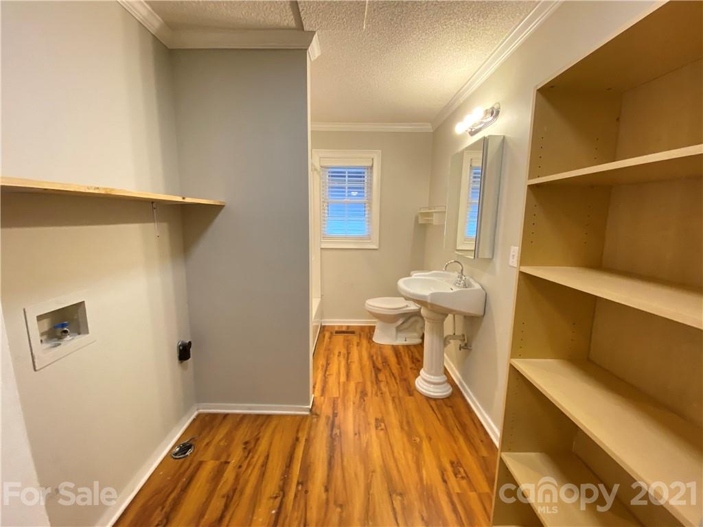 11432 Abernathy Road Charlotte, NC 28216 - Photo 15 of 30 Gallery Image 15