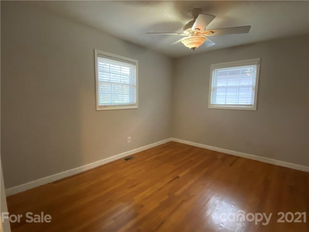 11432 Abernathy Road Charlotte, NC 28216 - Photo 16 of 30 Gallery Image 16