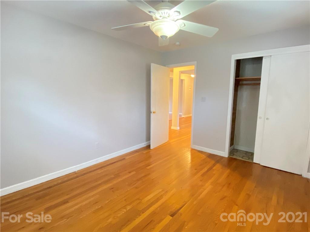 11432 Abernathy Road Charlotte, NC 28216 - Photo 18 of 30 Gallery Image 18