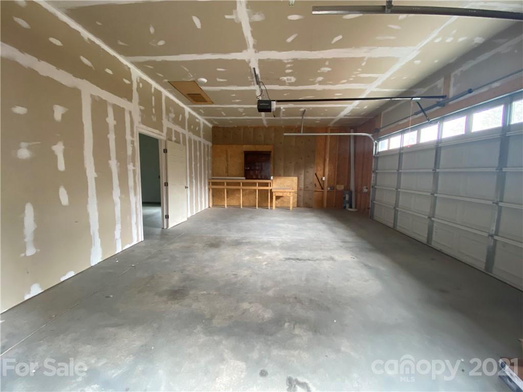 11432 Abernathy Road Charlotte, NC 28216 - Photo 23 of 30 Gallery Image 23