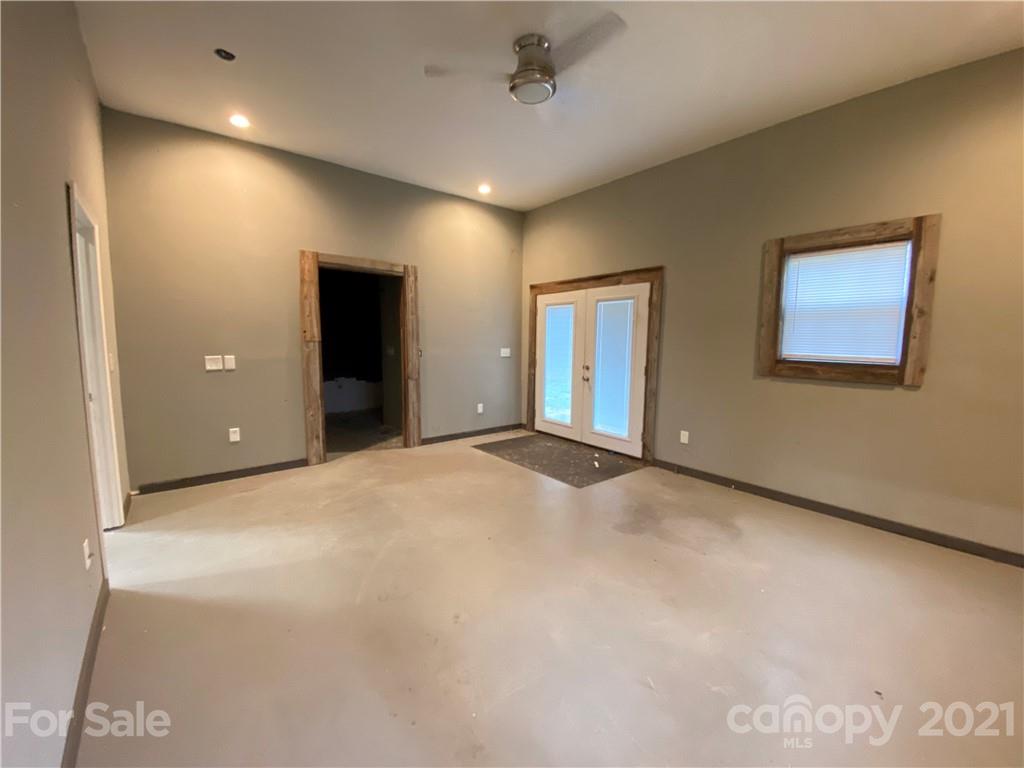 11432 Abernathy Road Charlotte, NC 28216 - Photo 25 of 30 Gallery Image 25