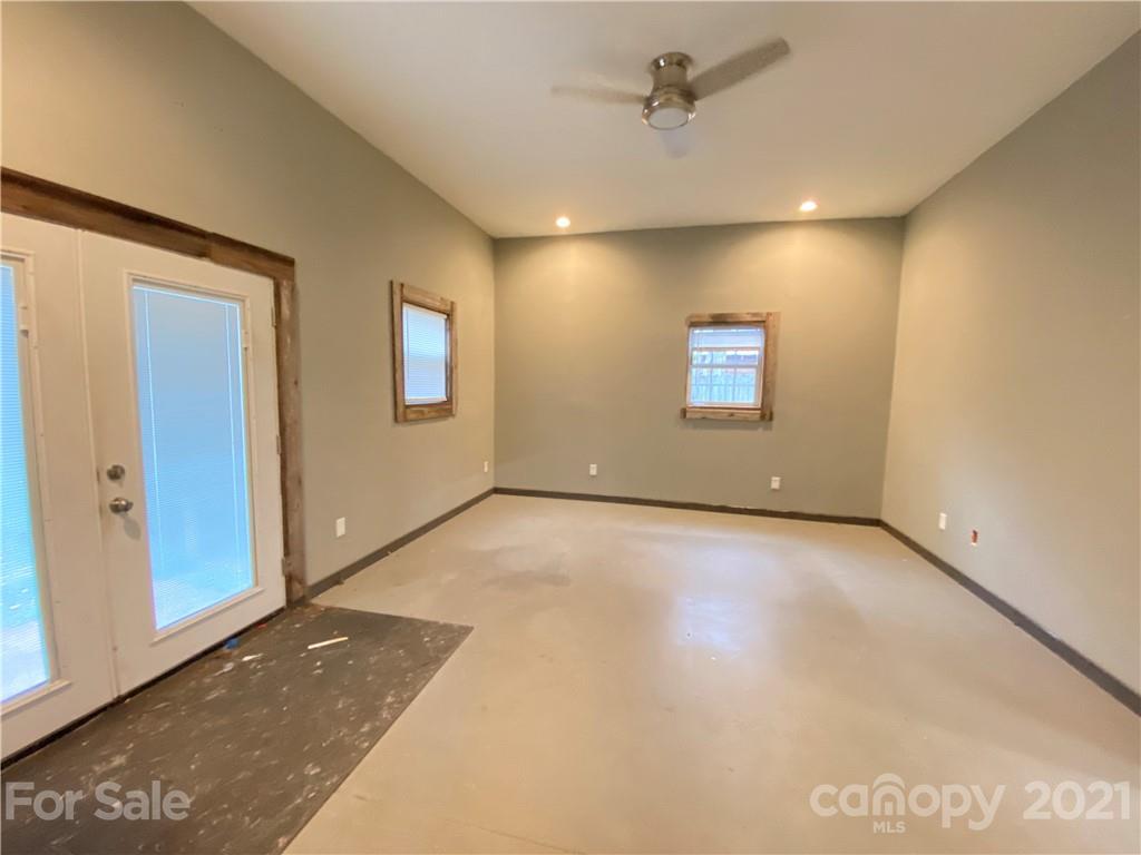 11432 Abernathy Road Charlotte, NC 28216 - Photo 26 of 30 Gallery Image 26