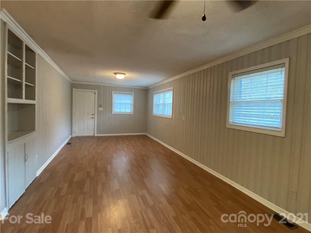 11432 Abernathy Road Charlotte, NC 28216 - Photo 5 of 30 Gallery Image 5
