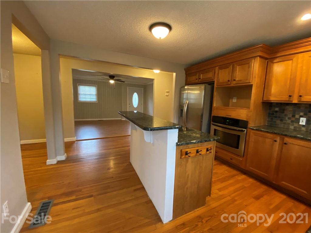 11432 Abernathy Road Charlotte, NC 28216 - Photo 7 of 30 Gallery Image 7