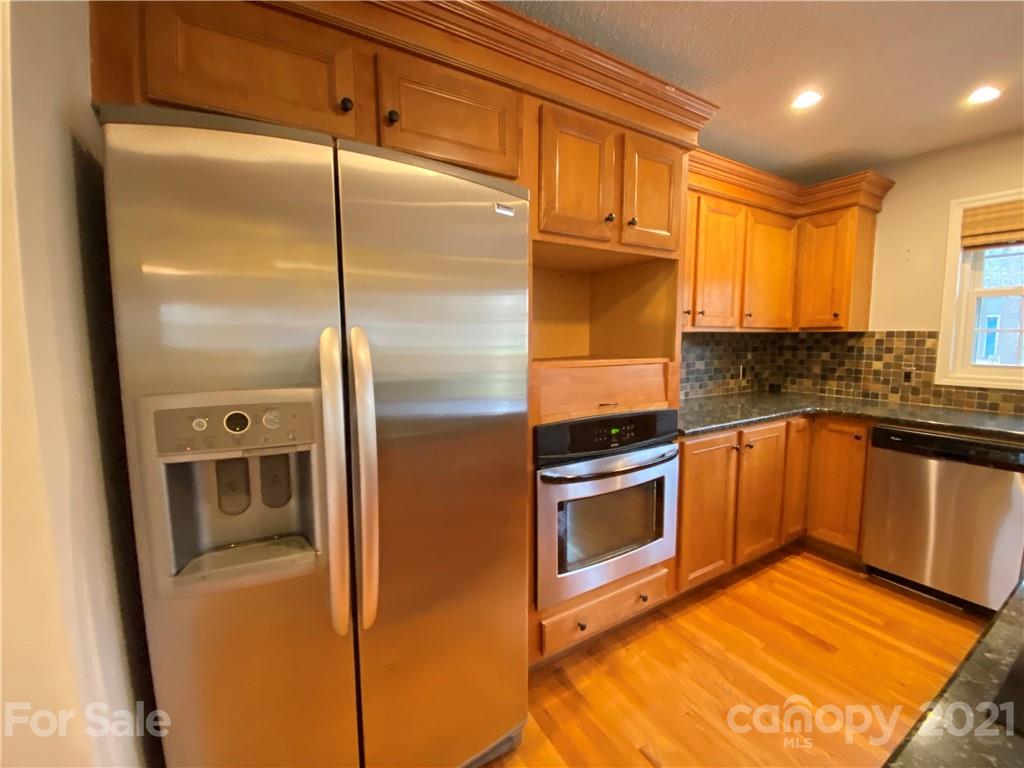 11432 Abernathy Road Charlotte, NC 28216 - Photo 10 of 30 Gallery Image 10