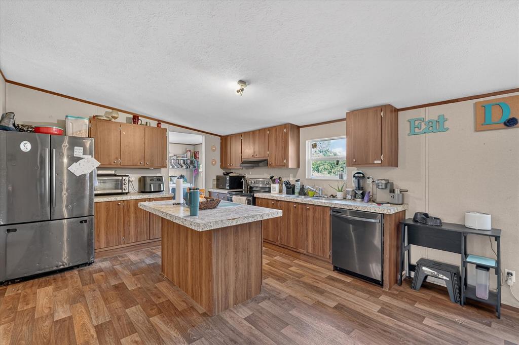 9313 Robin Road Hawk Cove, TX 75474 - Photo 11 of 37 Gallery Image 11