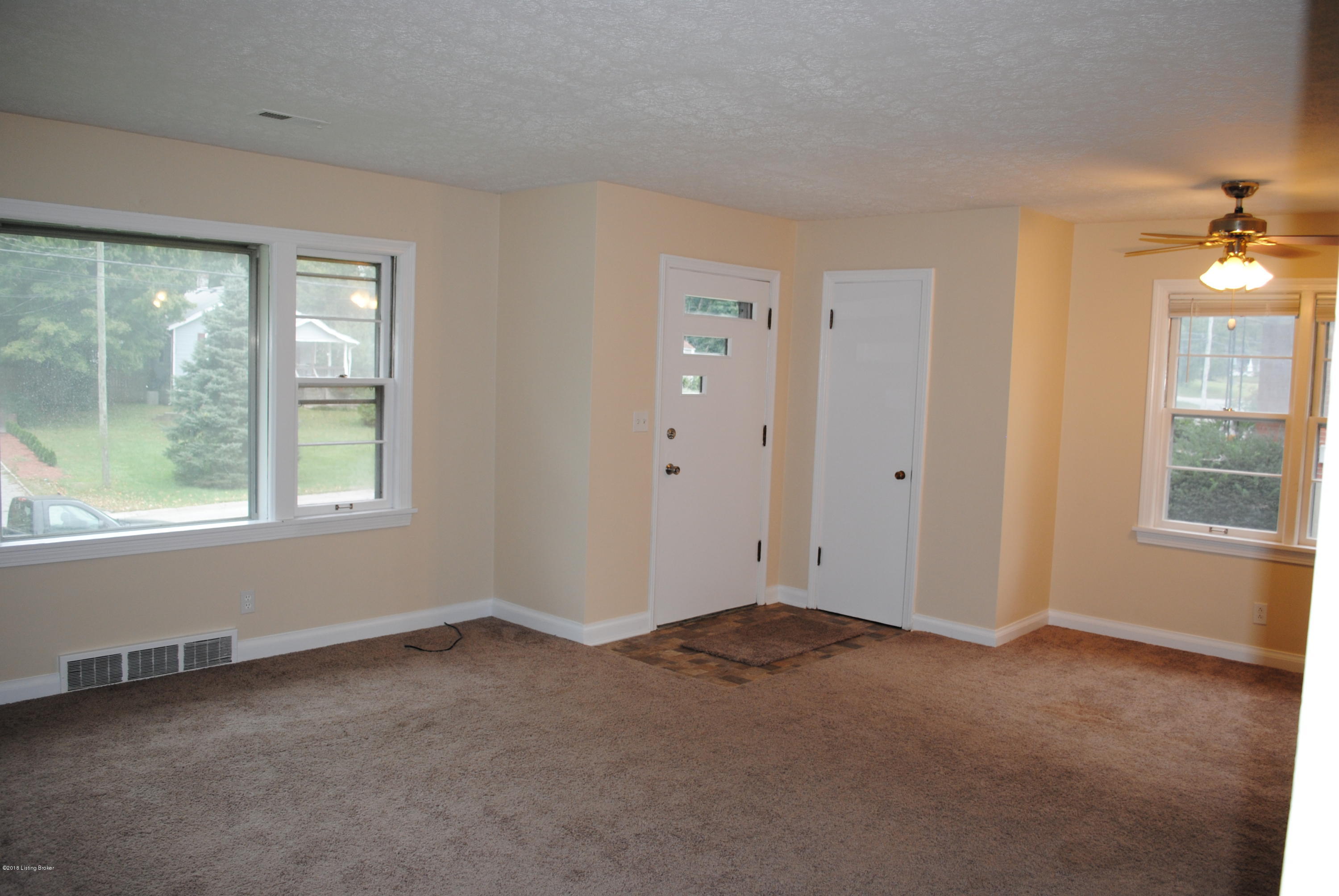 3504 Dell Road Louisville, KY 40299 - Photo 13 of 21 DSC_0014