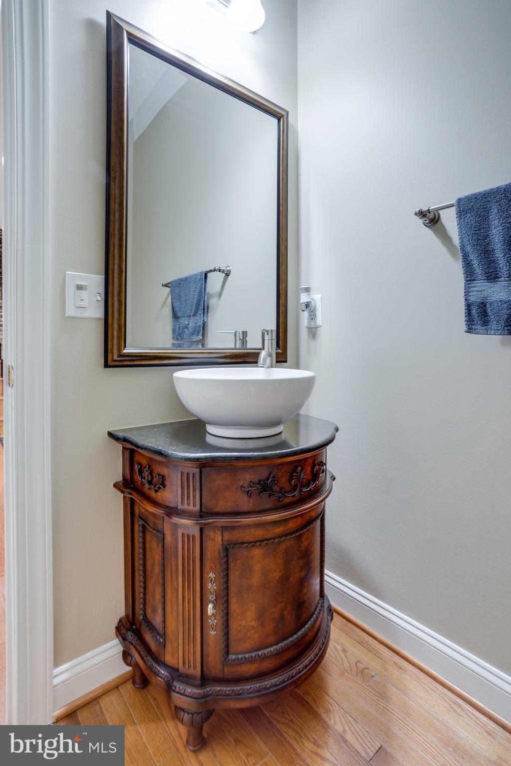 13195 Delaney Road Woodbridge, VA 22193 - Photo 18 of 88 Main Level Powder Room