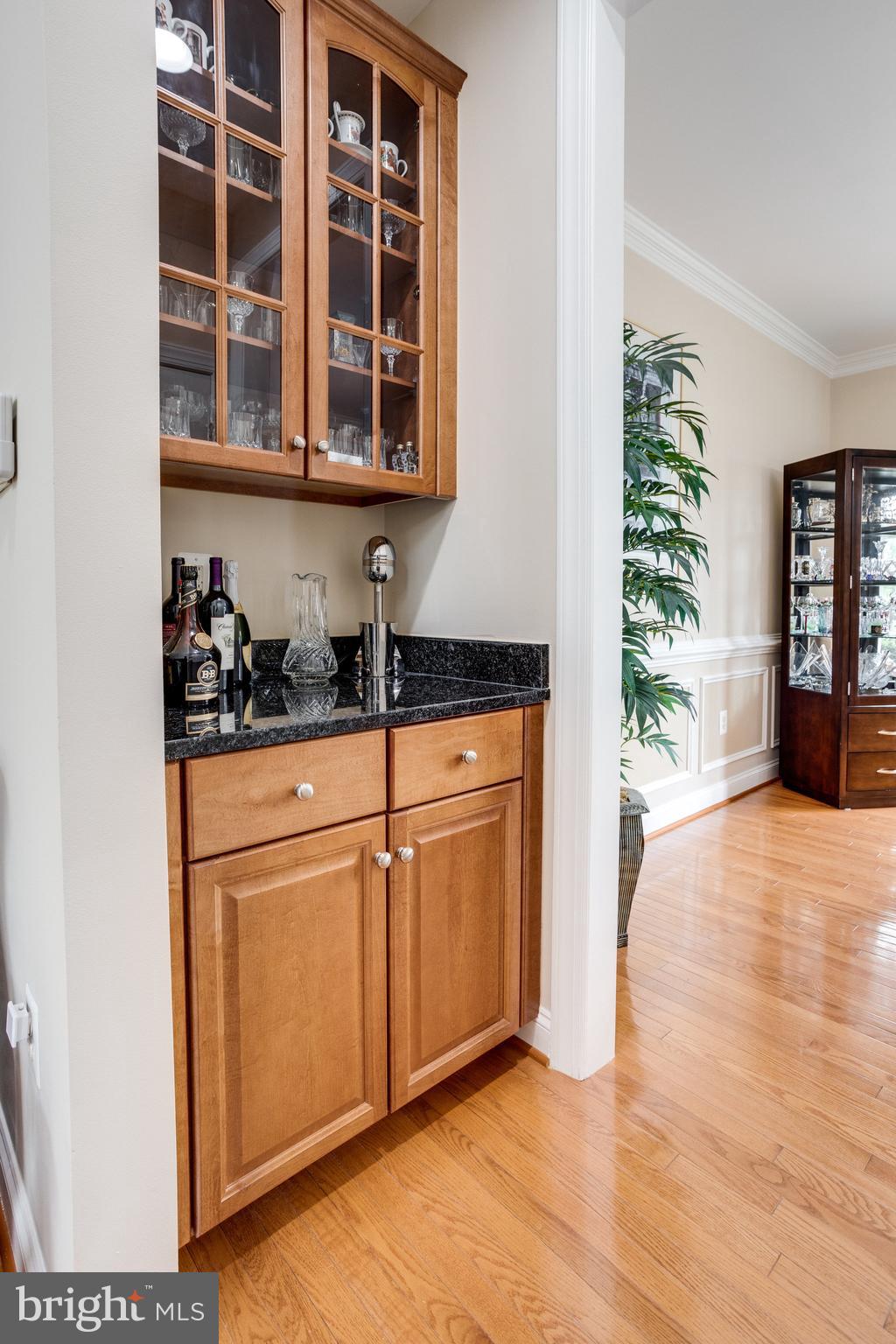 13195 Delaney Road Woodbridge, VA 22193 - Photo 25 of 88 Butlers Pantry