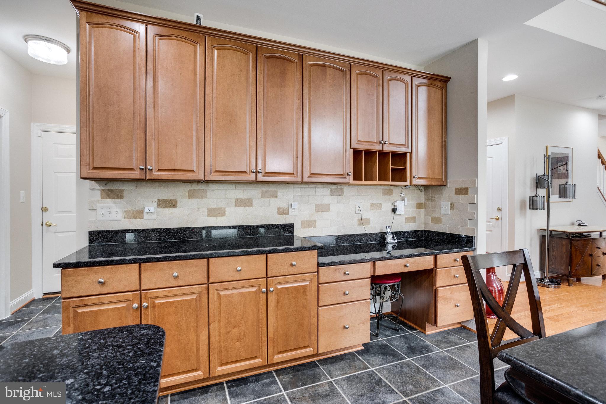 13195 Delaney Road Woodbridge, VA 22193 - Photo 29 of 88 Kitchen w/ ample cabinet and built in desk space