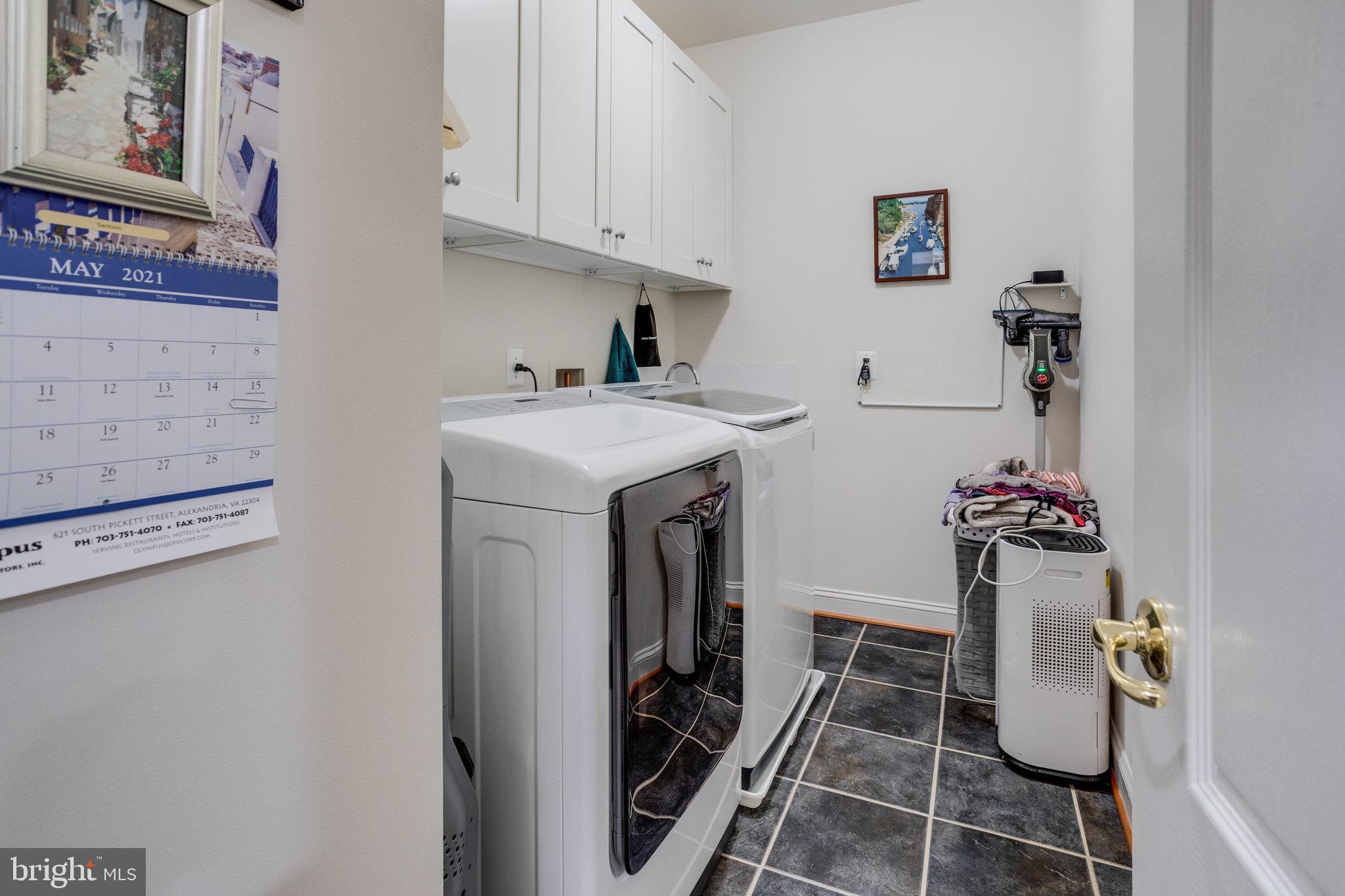 13195 Delaney Road Woodbridge, VA 22193 - Photo 35 of 88 Main Level Laundry Room